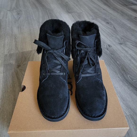 UGG Weylyn Suede Boot - Picture 3 of 7